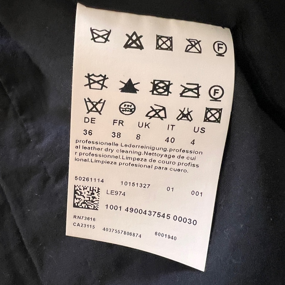 Hugo Boss Black Leather Jacket with Stand-Up Collar and Tailored Fit - Picture 8 of 9